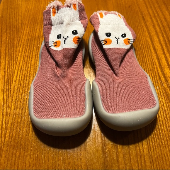 Other - 4/$20 Pink Cat Sock Shoes